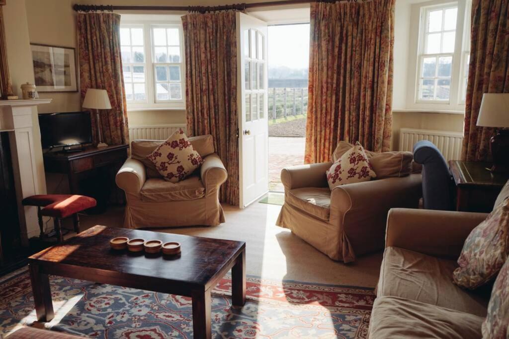 Garden Cottage, フォッシャバーズ エクステリア 写真